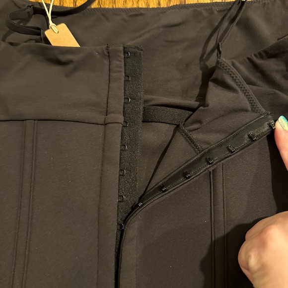 FITS EVERYBODY CORSET CAMI BODYSUIT - ONYX (M) - NWT - Picture 5 of 8